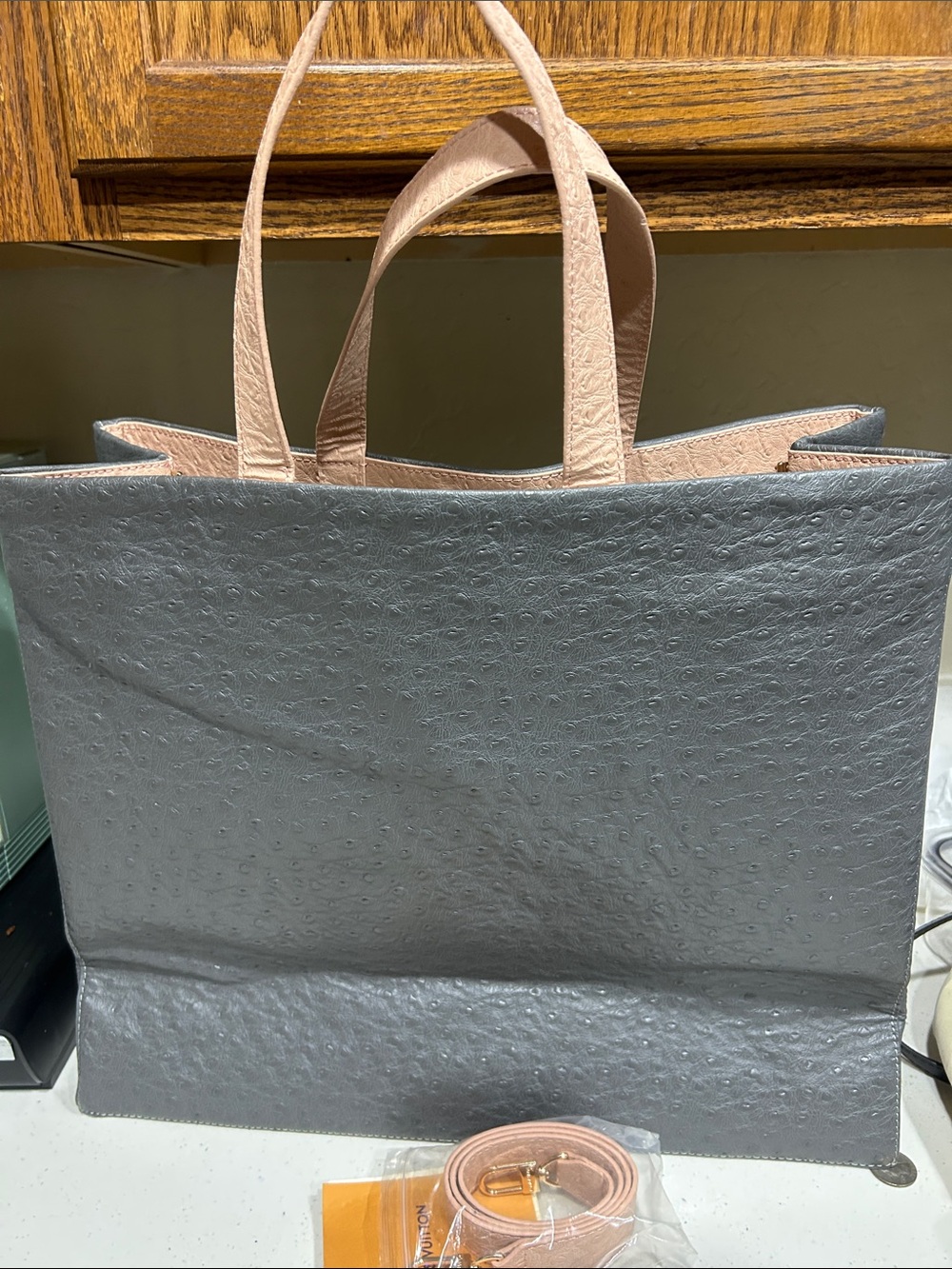 Designer inspired tote - Picture 2 of 3